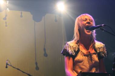 em Emily Haines with Metric concert photo