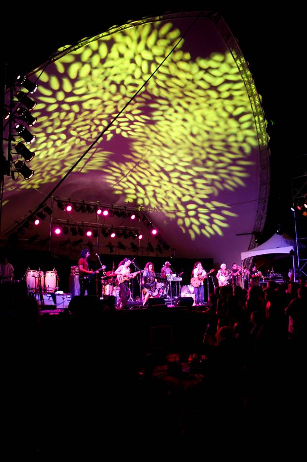 Losa Bajo at the Vancouver Folk Music Festival photo