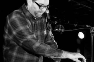Owen Ashworth with Casiotone for the Painfully Alone photo