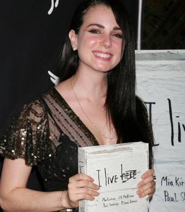 Mia Kirshner photo