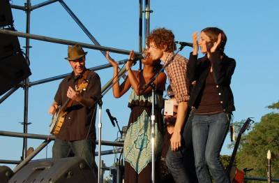 Po' Girl at the Vancouver Folk Music Festival, July 16 2010. Megan Chursinoff photo