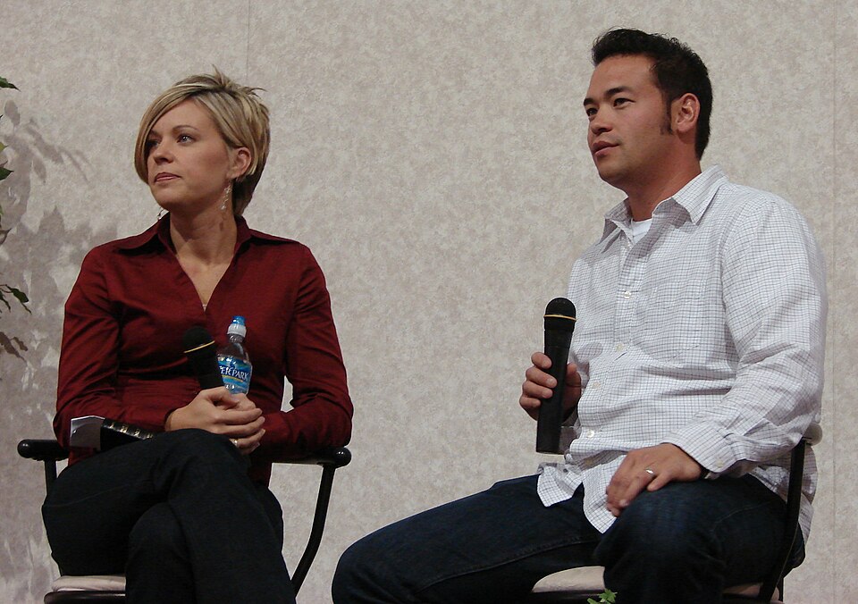 Jon and Kate Gosselin speaking at an event in 2008