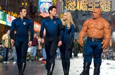 Chris Evans as Johnny Storm, Ioan Gruffudd as Reed Richards, Jessica Alba as Susan Storm, and Michael Chiklis as Ben Grimm in Fantastic Four: Rise of the Silver Surfer (2007).