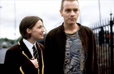 Kelly Macdonald and Ewen MacGregor in Trainspotting.