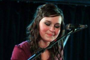 Breanne DÃ¼ren photo
