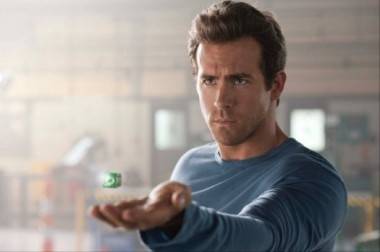 Ryan Reynolds in Green Lantern (2011).