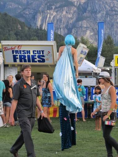 Squamish Live stilt walker