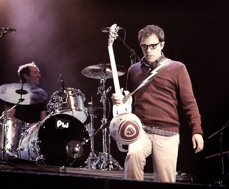 Rivers Cuomo with Weezer Live at Squamish Aug 21 2011. Tamara Lee photo