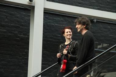 Amanda Palmer and Neil Gaiman at Fluevog Shoes Vancouver photo