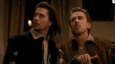 Gary Oldman and Tim Roth in Rosecrantz & Guildenstern Are Dead movie image