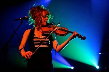 GLS01 Miranda Mulholland with Great Lake Swimmers photo