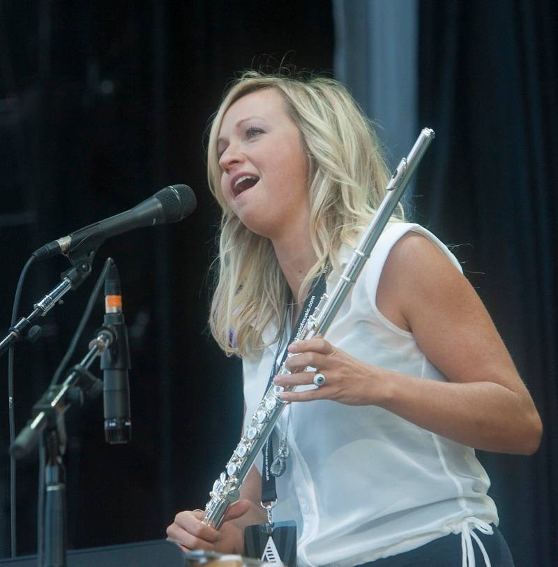 Ashleigh Ball with Hey Ocean! at Voices in the Park