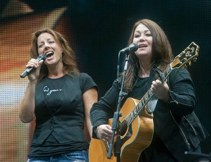Former President Bill Clinton joins Sarah McLachlan at her Voices in the Park benefit concert Sarah McLachlan and Jann Arden at Voices in the Park