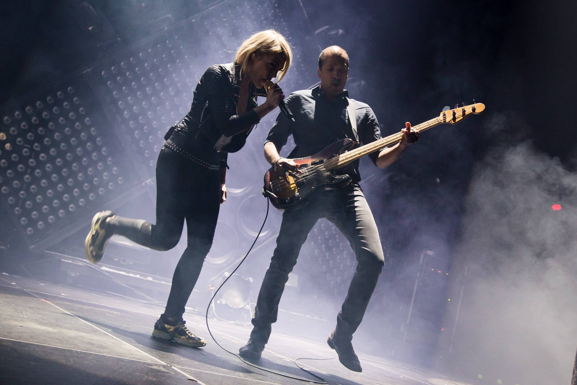 Metric at the Thunderbird Arena, Vancouver, Apr. 1 2016. Kirk Chantraine photo.