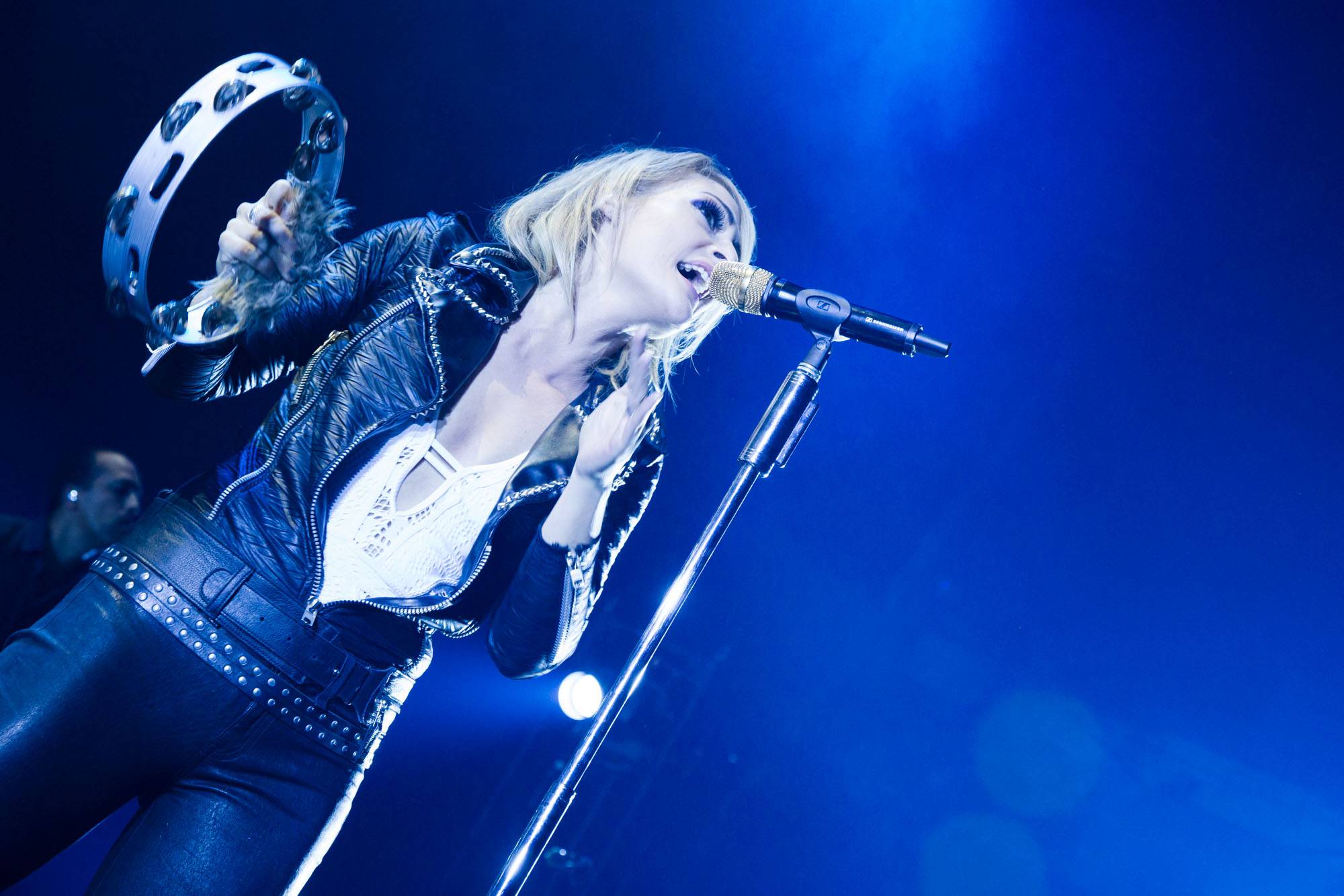 Metric at the Thunderbird Arena, Vancouver, Apr. 1 2016. Kirk Chantraine photo.