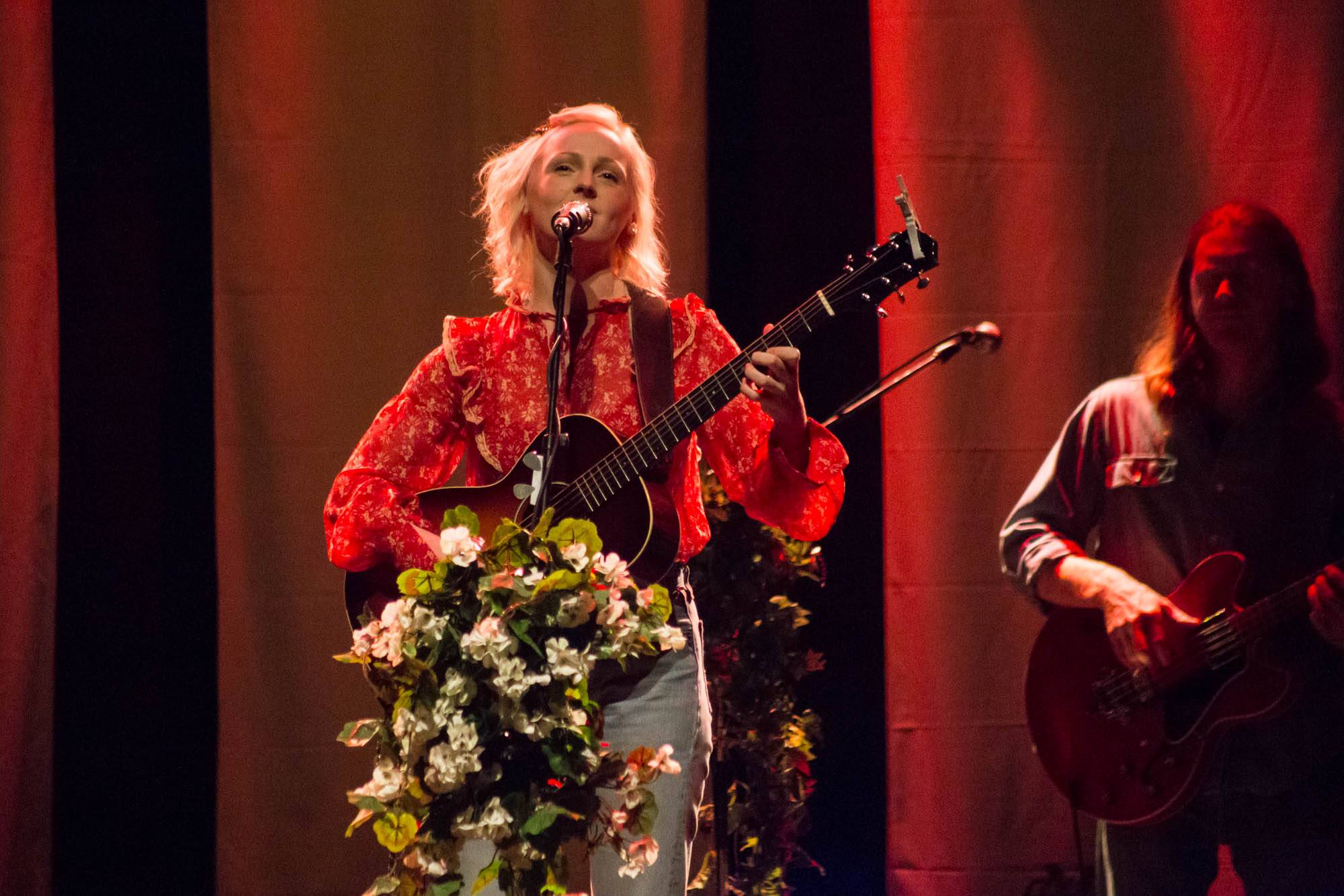 Laura Marling at the Vogue Theatre, Vancouver, Apr. 26 2017. Kirk Chantraine photo.