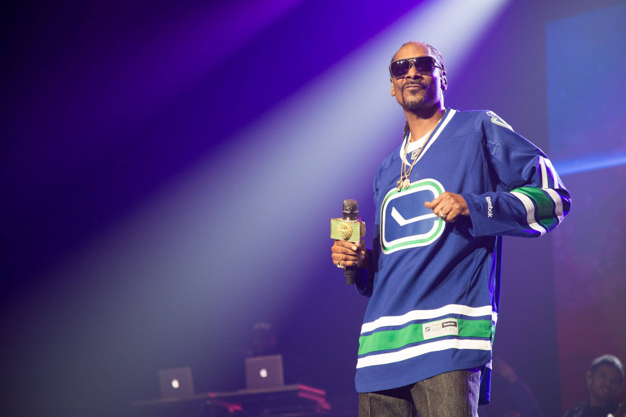 Snoop Dogg at Rogers Arena, Vancouver, Apr. 14 2017. Kirk Chantraine photo.