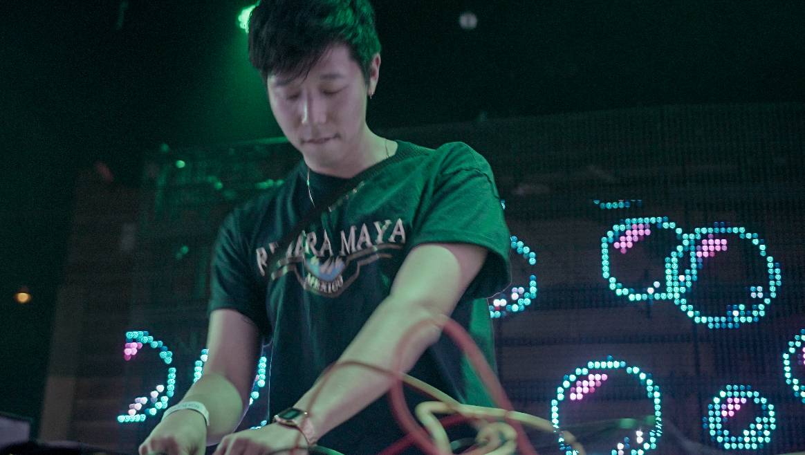 Giraffage at Fortune, Vancouver, Nov 17 2017. Sabine Kahwaji photo.