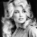 Dolly Parton in a 1977 RCA Records publicity portrait