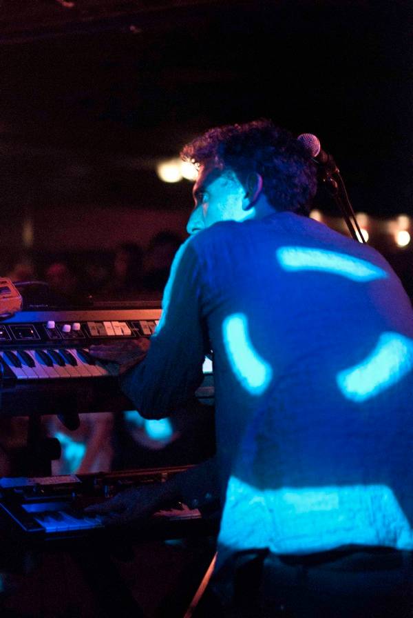 caveman09_0